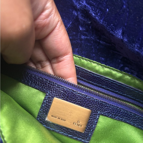 Vintage Fendi Baguette in embroidered purple velvet - Picture 10 of 16